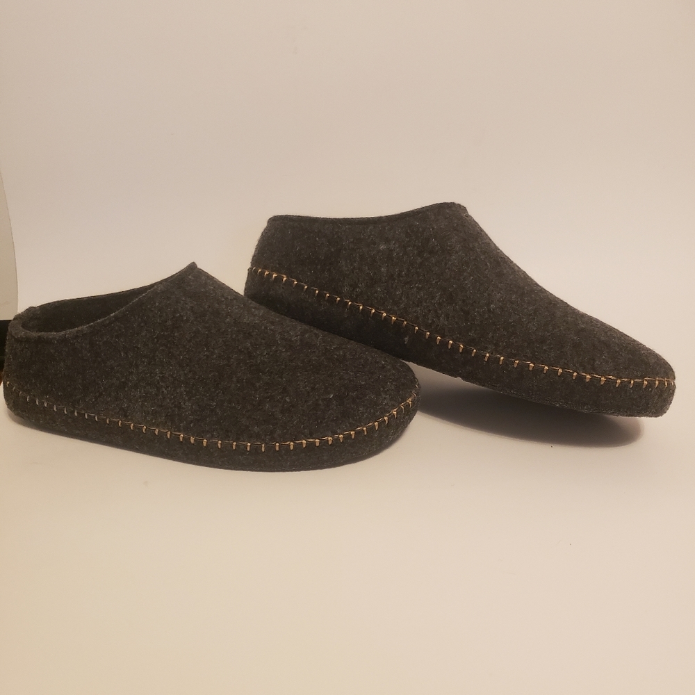 Cozy 100% Wool Slippers Men's 11. NWOT